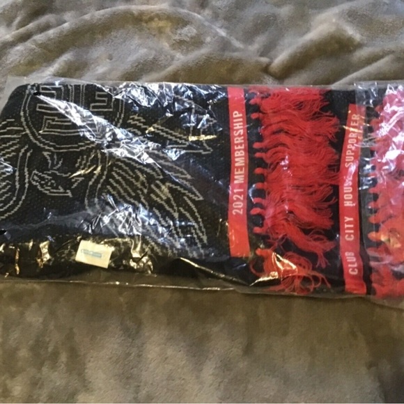 ✨NWT✨ Toronto FC 2021 Member Scarf - Picture 2 of 3